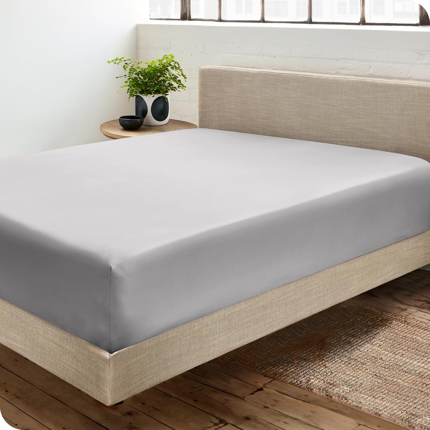 Riccardo Valeria 100- Cotton Sateen Fitted Sheet – Luxury Hotel Quality, Deep Pocket up to 16", Ultra Soft & Breathable, 300 Thread Count, Wrinkle-Free, Cooling, Hypoallergenic, Fade Resistant