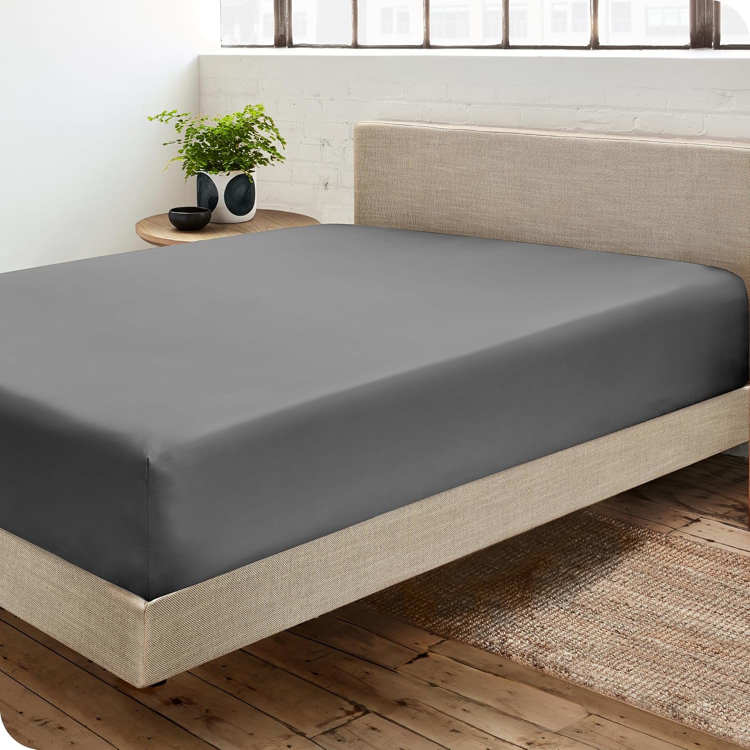 Riccardo Valeria 100- Cotton Sateen Fitted Sheet – Luxury Hotel Quality, Deep Pocket up to 16", Ultra Soft & Breathable, 300 Thread Count, Wrinkle-Free, Cooling, Hypoallergenic, Fade Resistant