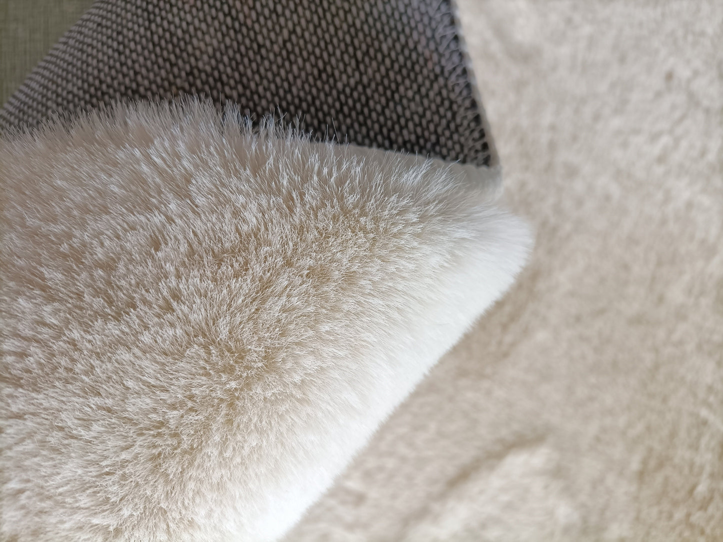 RABBIT FUR RUGS(Mustard)