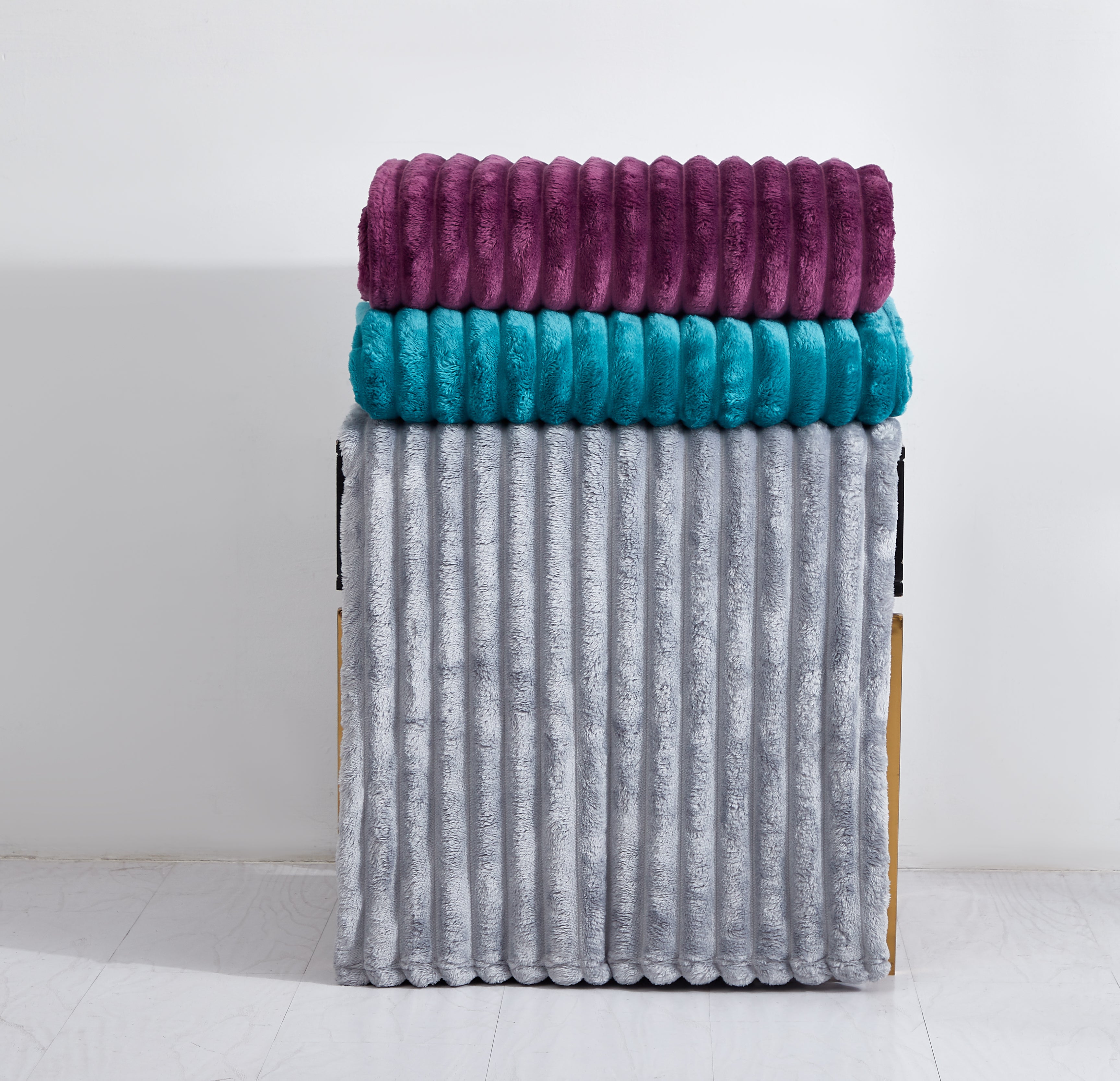 Fleece Throw Blanket Twin Size | 300GSM Super Soft Lightweight Plush Striped