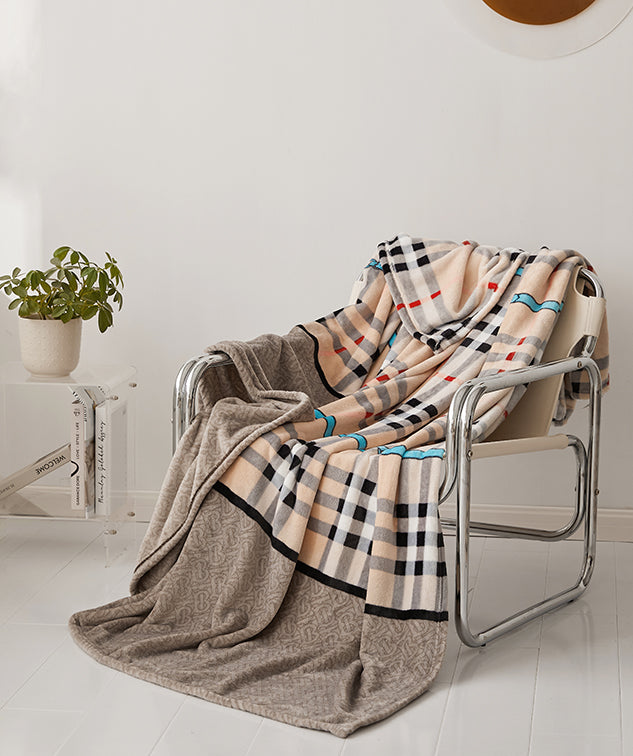 Flannel throw M-3