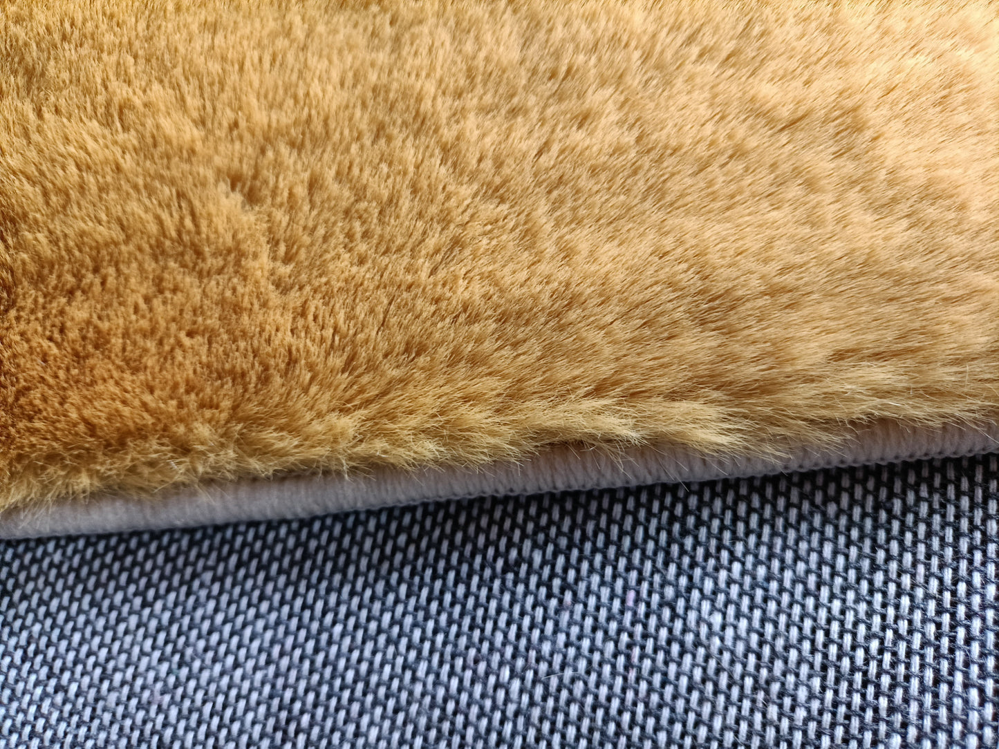 RABBIT FUR RUGS(Mustard)