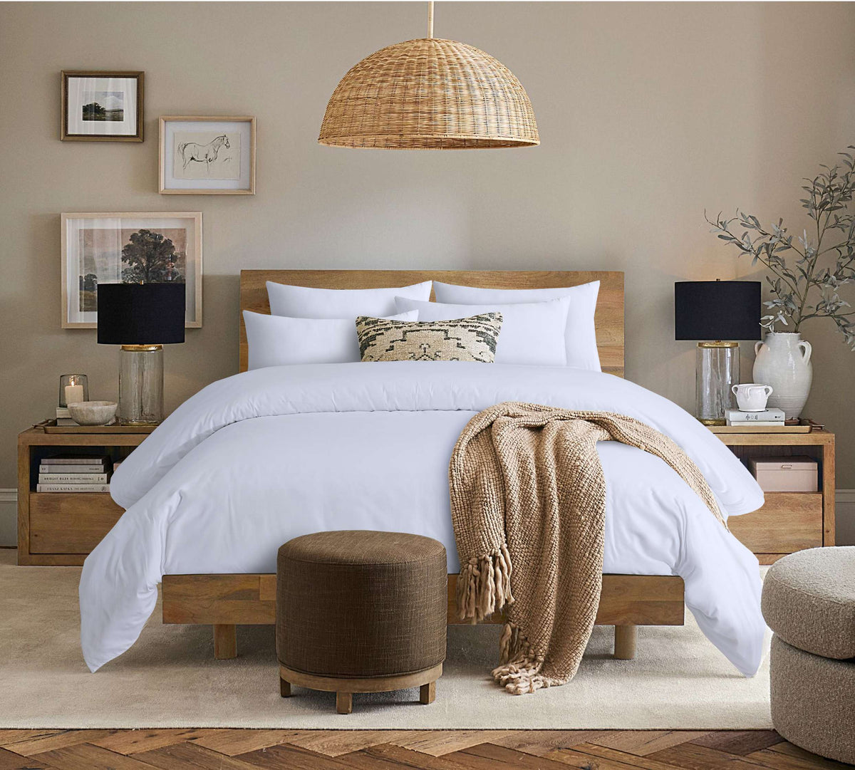 WHITE 4 Piece Luxury Bedding Set – Includes Duvet Cover, Fitted Sheet, 2 Pillowcases – Super Soft, Breathable Fabric – Elegant Floral, Greek, and Jacquard Designs